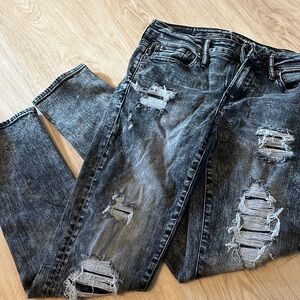 American eagle black ripped jeans never worn 28x30 (I believe size 6)